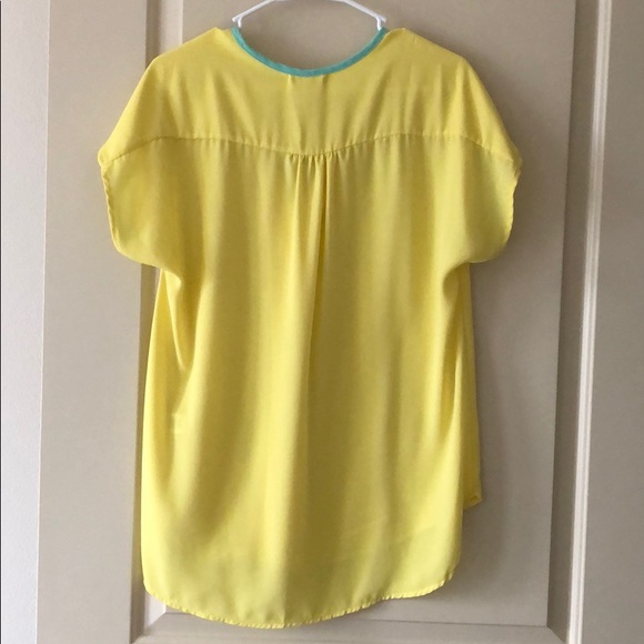 PLEIONE LARGE POLY BLOUSE YELLOW TURQUOISE TRIM - Picture 4 of 8